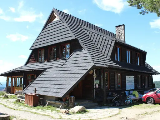 Bacówka PTTK nad Wierchomlą: Wszystko o szlakach, noclegach i widokach