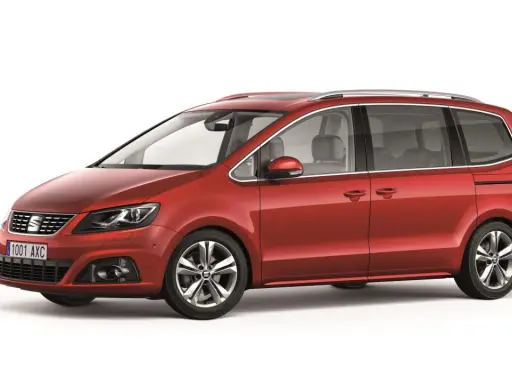 Un Seat Alhambra rojo, ideal para familias, con detalles de diseño y llantas deportivas. Conoce sus medidas.
