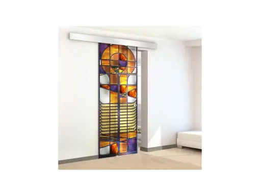 Porte vitrail occasion aux motifs géométriques colorés, orange, violet et doré, s'ouvrant sur une pièce lumineuse.