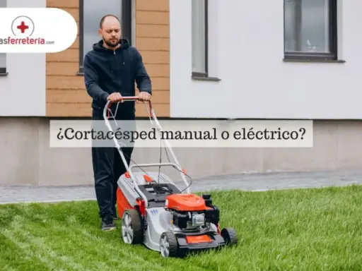 Hombre empujando un cortacésped, explorando los diferentes tipos de cortacésped para elegir el ideal.