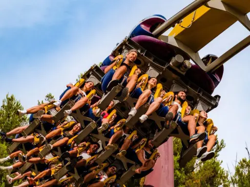 Todo lo que necesitas saber sobre la montaña rusa Tarántula en el parque de atracciones