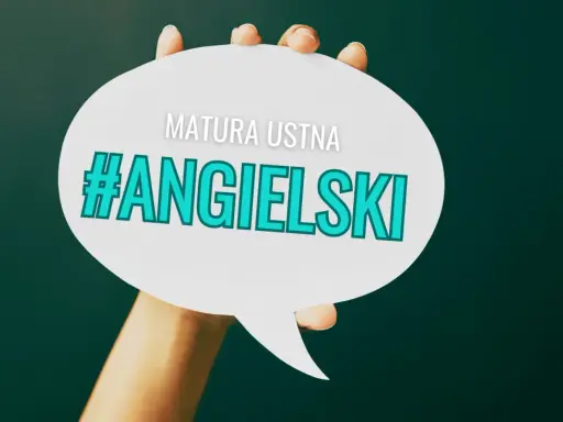 Dłoń trzyma dymek z napisem "MATURA USTNA #ANGIELSKI".