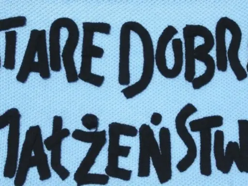Piosenki, które zmuszają do myślenia: Odkryj teksty pełne głębi