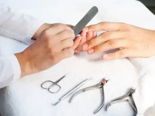 Czy on lubi Twoje paznokcie? Poznaj męskie sekrety manicure!