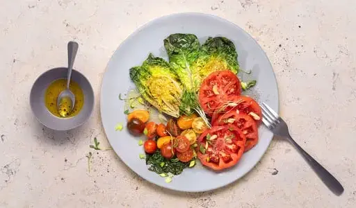 Insalata Pomodori e Lattuga: Ricette e Segreti per un Piatto Perfetto