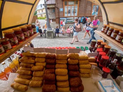 Bacówka 2 Zakopane: Nocleg, Krupówki, opinie i oscypki