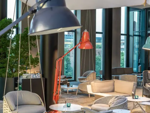 Motel One Alexanderplatz Berlin: Design, Aussicht & Top-Lage
