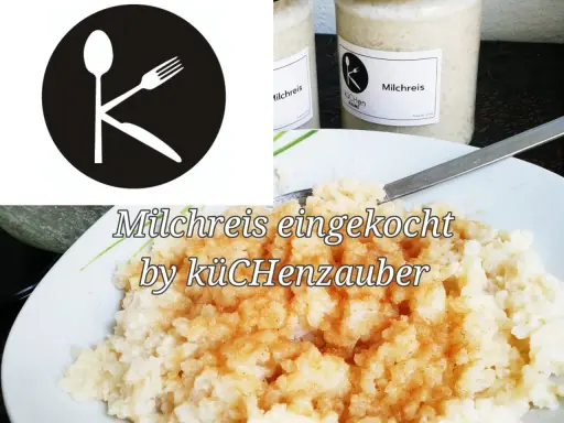 Milchreis eingekocht in Gläsern, bereit zum Genießen. Ein Löffel, Gabel und Messer bilden ein K im Kreis.