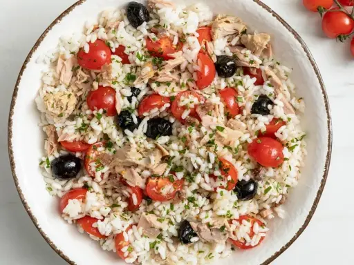 Insalata di Riso Perfetta: Ricetta Classica e Varianti Facili