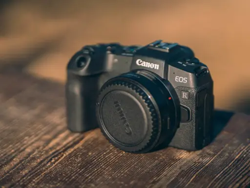 Lustrzanka Canon 2025: Czy warto? Wybierz idealny model!
