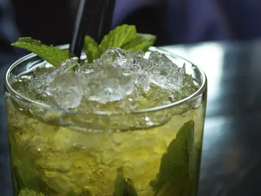 Jak zrobić idealne Mojito? Kompletny przepis i sekrety barmana