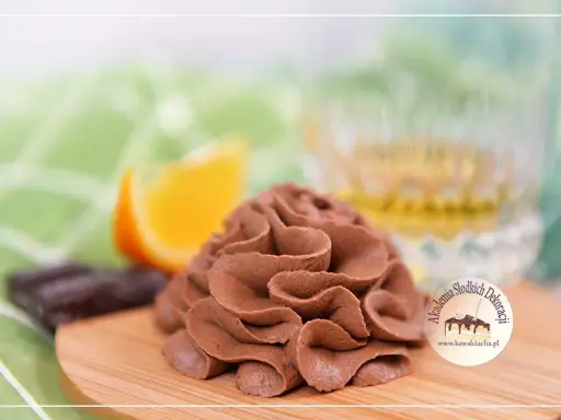 Krem whisky: Jak wykorzystać w kawie, drinkach i deserach? Przepisy