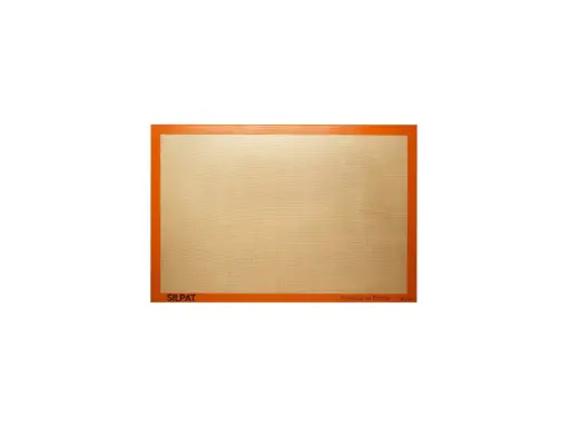 Silpat, una alfombrilla de silicona para hornear, es esencial para repostería perfecta.