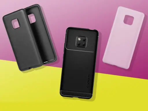 Dwa czarne i jedno różowe etui na telefon Huawei Mate 20.