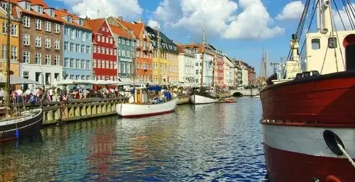 Co warto przywieźć z Danii? Odkryj hygge w wyjątkowych pamiątkach