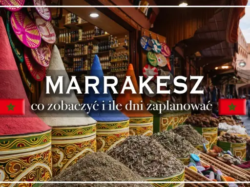 Kolorowe stoiska z przyprawami i koszami na targu w Marrakeszu. Odkryj marrakesz atrakcje i zaplanuj niezapomnianą podróż.