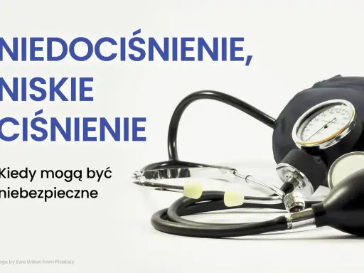 Niskie ciśnienie i wysoki puls mogą być niebezpieczne. Stetoskop i ciśnieniomierz na białym tle.