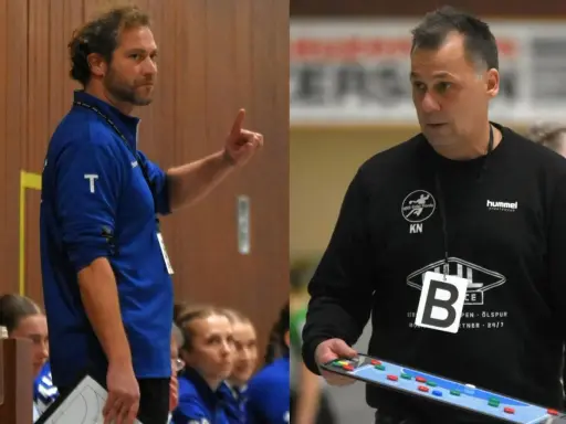 Sebastian Nielsen, Trainer, gibt Anweisungen. Links ein Mann im blauen Shirt, rechts ein Mann im schwarzen Sweatshirt mit Taktiktafel.