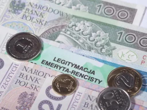 Emeryt na umowie o pracę: ZUS, PIT-0, zdrowotna poznaj zasady