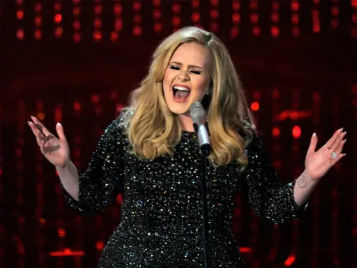Kto śpiewa "Hello"? Adele czy Lionel Richie? Rozwiej wątpliwości!