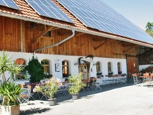 Leonhardt's Stall-Besen: Schwäbische Küche im Kuhstall | Einzigartig