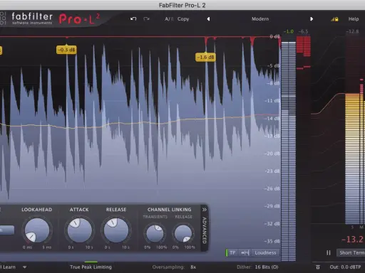 Interface du FabFilter Pro-L 2 pour maîtriser un son. Graphiques d'ondes audio et réglages de limiteur.