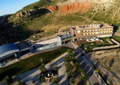 Balneario Ariño: Relájate en aguas mineromedicinales y bienestar
