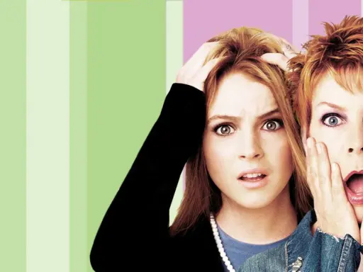Lindsay Lohan och Jamie Lee Curtis i en komisk scen från filmer med Lindsay Lohan.