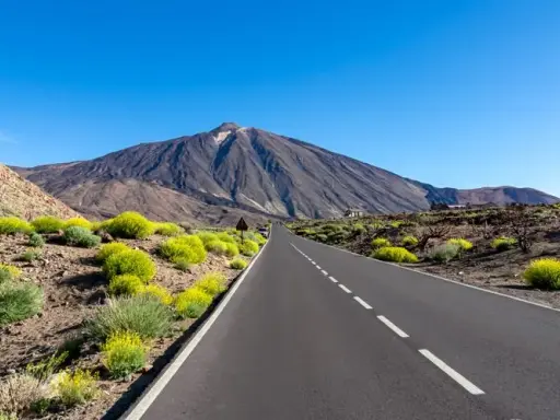 La montaña más alta de España: Teide, un volcán impresionante y accesible
