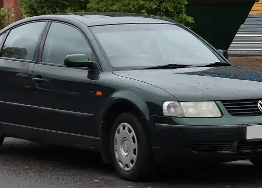 Passat B5: Pojemność baku 62L? Odkryj, jak zatankować więcej!