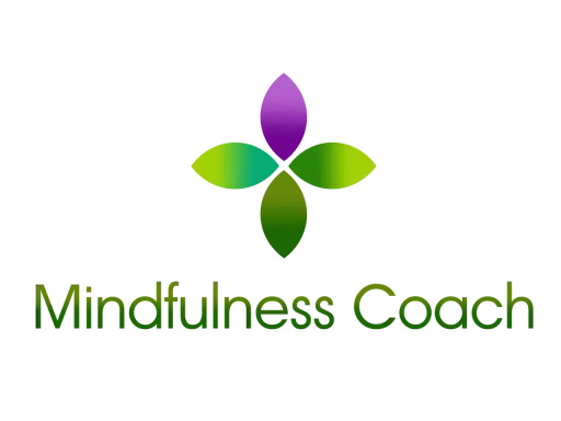 Logotyp med en blomliknande symbol i lila och grönt, samt texten "Mindfulness Coach". Symbolen kan associeras med mindful tapping.