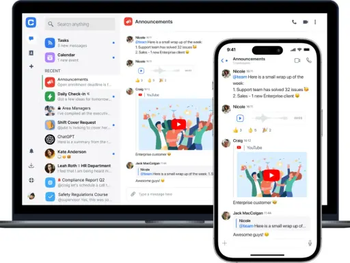 Comunicación en equipo: una pantalla muestra un chat de anuncios con mensajes, videos y reacciones, fomentando el trabajo en equipo.
