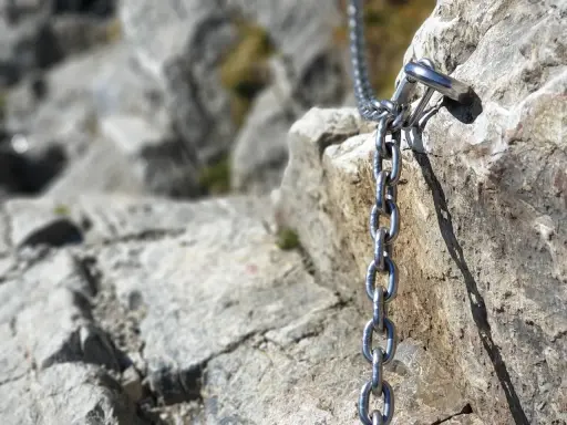 Giewont: Jak wejść bezpiecznie? Przewodnik po szlakach i łańcuchach