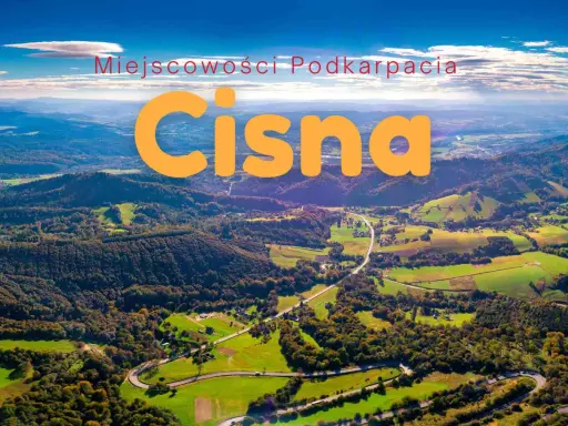 Malownicze krajobrazy Bieszczad, gdzie kręte szlaki cisna prowadzą przez zielone wzgórza i lasy.
