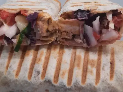 Kebab w tortilli: Jak zawinąć, żeby nie wypadał? Sekrety mistrza