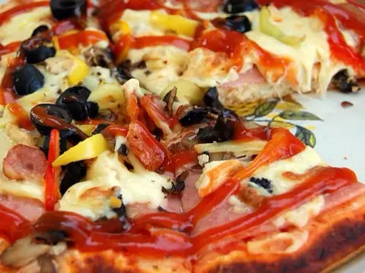 Pizza Thermomix: Ile piec, by była chrupiąca? Sekret mistrza