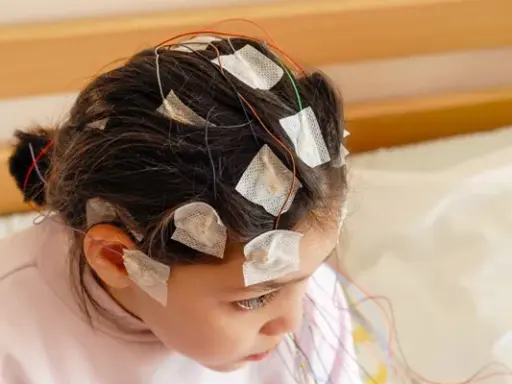 Jak przygotować dziecko do EEG we śnie? Praktyczny przewodnik