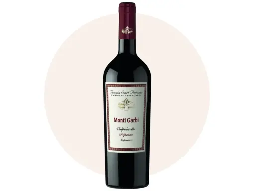 En flaska rött vin, perfekt vin till tacos. Monti Garbi Valpolicella Ripasso Superiore.