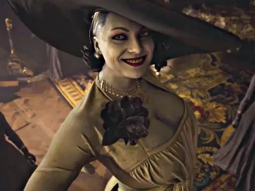 Uśmiechnięta Lady Dimitrescu w eleganckiej sukni i kapeluszu, z naszyjnikiem i ozdobą z kwiatów na piersi.
