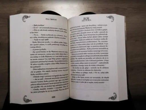 Książka pocket: Co to jest i czy warto ją kupić?