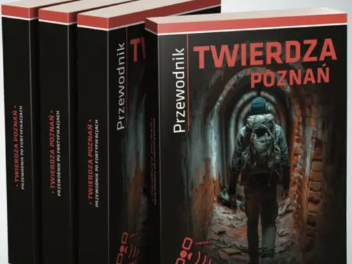 Książki "Twierdza Poznań. Przewodnik po fortyfikacjach" autorstwa Joanny Nowak. Na okładce turysta wchodzi do mrocznego tunelu.