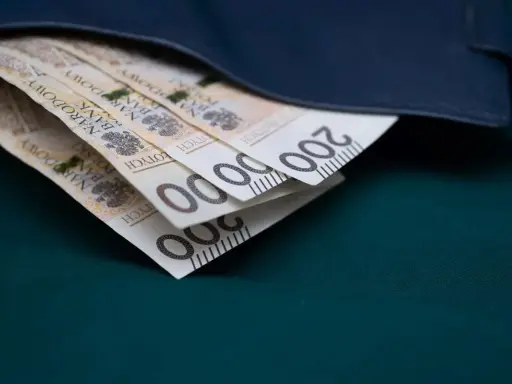 Koszty pogrzebu w Polsce: ZUS 4000 zł wystarczy? Pełny kosztorys