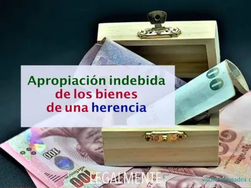 Caja de madera con billetes. Apropiación indebida de los bienes de una herencia es delito.