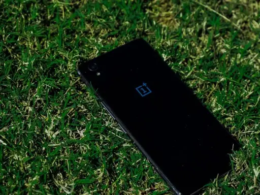 Skradziono telefon? Jak zgłosić kradzież i chronić dane!