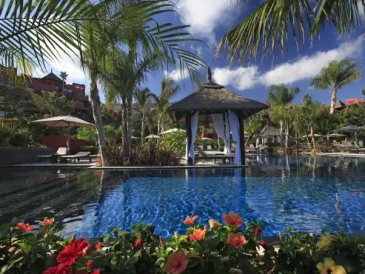 Hotel Asia Gardens: ¿Es tu escape al lujo balinés en la Costa Blanca?