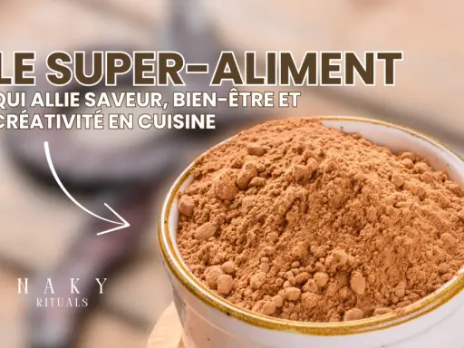 Poudre de caroube dans un bol, un super-aliment aux multiples bienfaits pour la cuisine, le bien-être et la créativité.