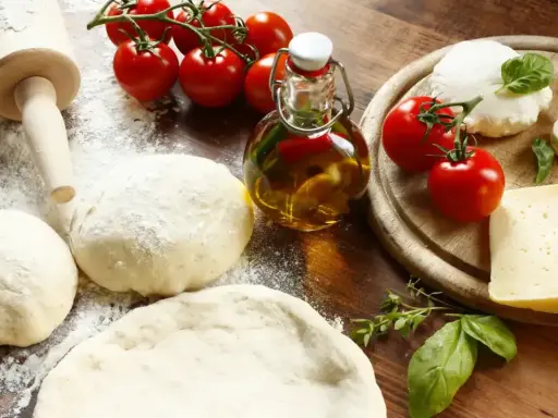 Pâte à pizza moelleuse rapide : le secret d'une réussite express