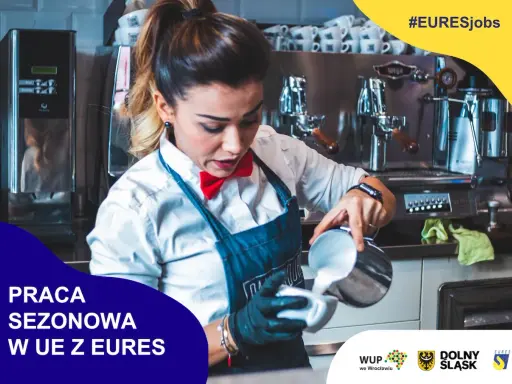 Baristka przygotowuje kawę, szukając pracy dla studenta za granicą. #EURESjobs