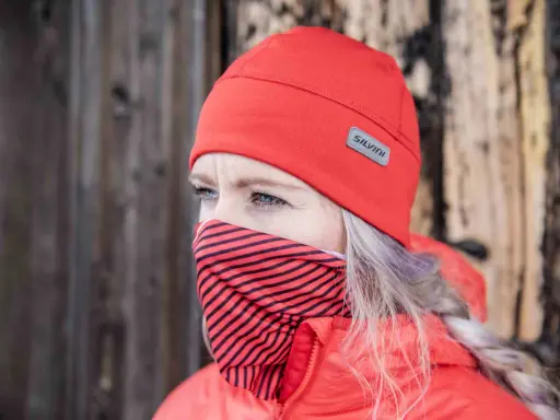 Czapka na narty damska: Wybierz idealną! Komfort, styl i ciepło