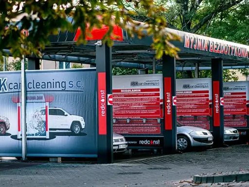 Własna myjnia samochodowa: Zyski, koszty, formalności. Czy to dla Ciebie?